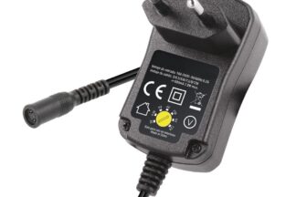 Alimentador electrónico regulable 3-12V/600mAh, 7,2W, con 6 clavijas