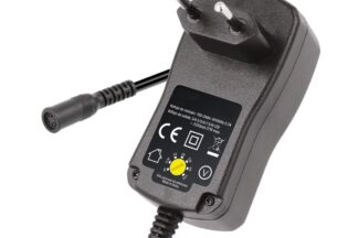 Alimentador universal regulable de 3 a 12V, 27W con 6 clavijas intercambiables