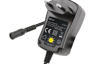 Alimentador universal regulable (3 a 12V) con 6 clavijas