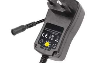 Alimentador Universal 3 -- 12V/1500mA 18W de 6 conectores