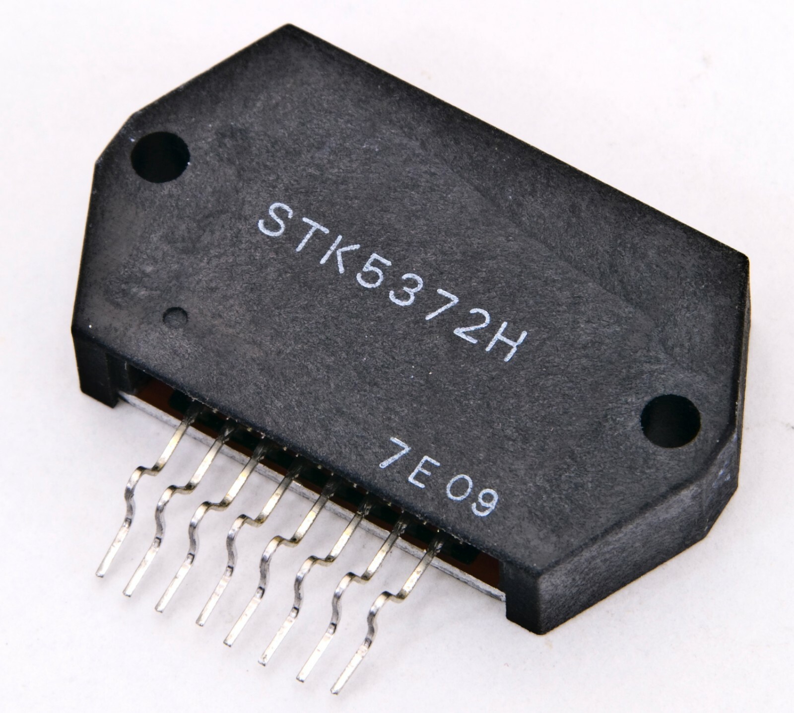 STK5372H – Circuito Integrado Híbrido