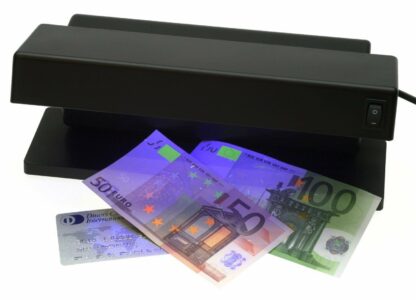 Detector de billetes falsos con luz ultravioleta